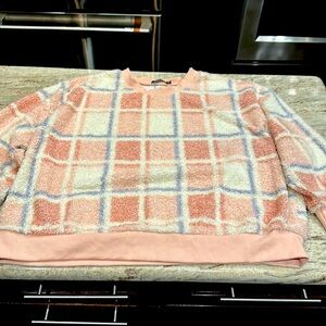 Women’s pink and blue pullover fuzzy sweatshirt size 3x